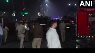 दिल्ली के लाल किला मेट्रो स्टेशन पर हुए बम ब्लास्ट में अब तक 8 की मौत 20 घायल 2 IMG 20251111 005134 दिल्ली के लाल किला मेट्रो स्टेशन पर हुए बम ब्लास्ट में अब तक 8 की मौत 20 घायल