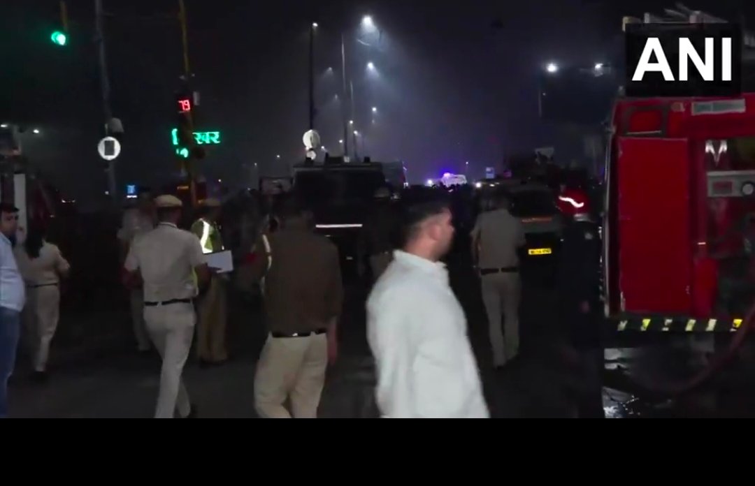 IMG 20251111 005134 दिल्ली के लाल किला मेट्रो स्टेशन पर हुए बम ब्लास्ट में अब तक 8 की मौत 20 घायल