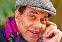 IMG 20251124 145203 दिग्गज अभिनेता धर्मेन्द्र का 89 वर्ष में निधन , करण जौहर ने दी सोशल मीडिया में जानकारी ,श्मशान में फिल्मी हस्तियों का जमावड़ा