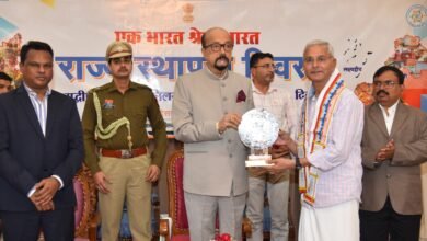 राज्यों की विविधताओं को राष्ट्रीय एकता एक सूत्र में पिरोती है - राज्यपाल डेका 3 IMG 20251202 WA0474 राज्यों की विविधताओं को राष्ट्रीय एकता एक सूत्र में पिरोती है - राज्यपाल डेका