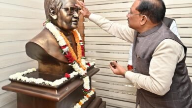 IMG 20251225 WA0170 सीएम विष्णु देव साय ने भारत रत्न अटल बिहारी वाजपेयी की प्रतिमा पर माल्यार्पण कर दी श्रद्धांजलि