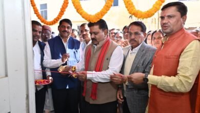 IMG 20251225 WA0274 अटल जी की जयंती पर छाया चित्र प्रदर्शनी का उपमुख्यमंत्री विजय शर्मा ने किया शुभारंभ,कहा उनके विचार युवाओं के लिए हैं प्रेरणास्रोत