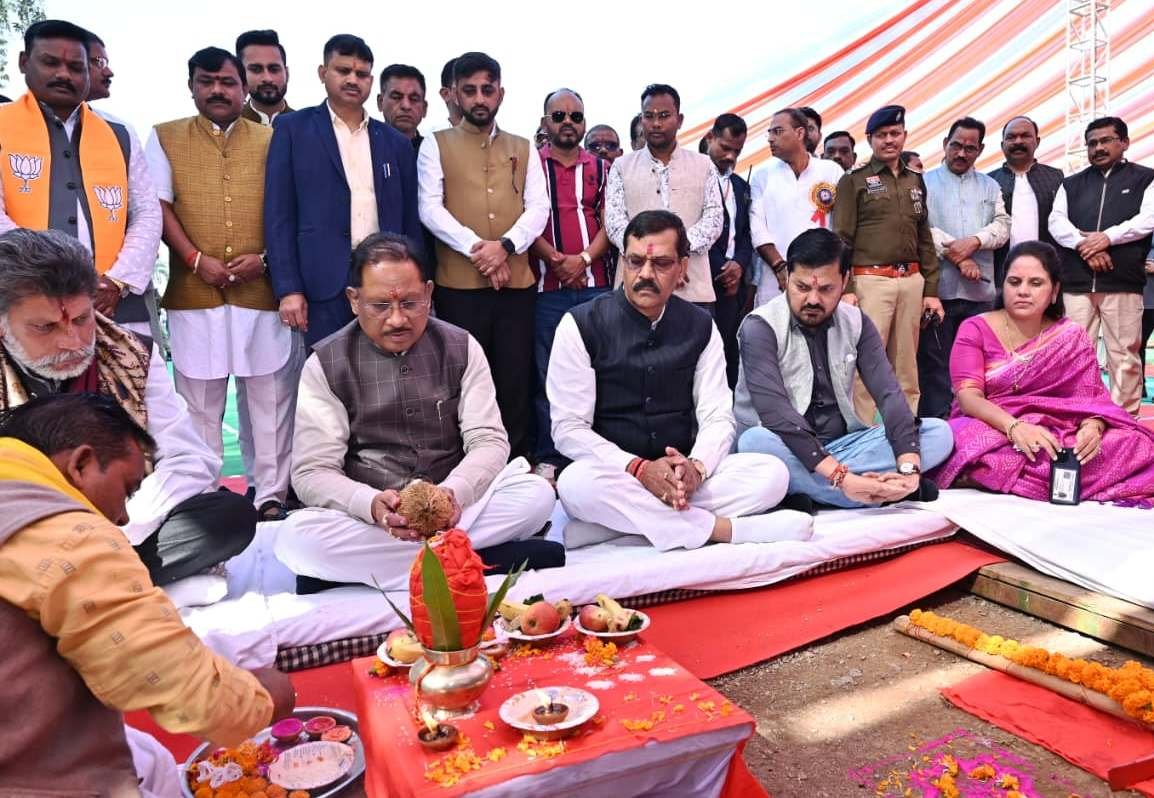 मुख्यमंत्री विष्णु देव साय ने 187 करोड़ के 23 कार्यों का किया लोकार्पण-भूमिपूजन 1 IMG 20251225 WA0423 मुख्यमंत्री विष्णु देव साय ने 187 करोड़ के 23 कार्यों का किया लोकार्पण-भूमिपूजन