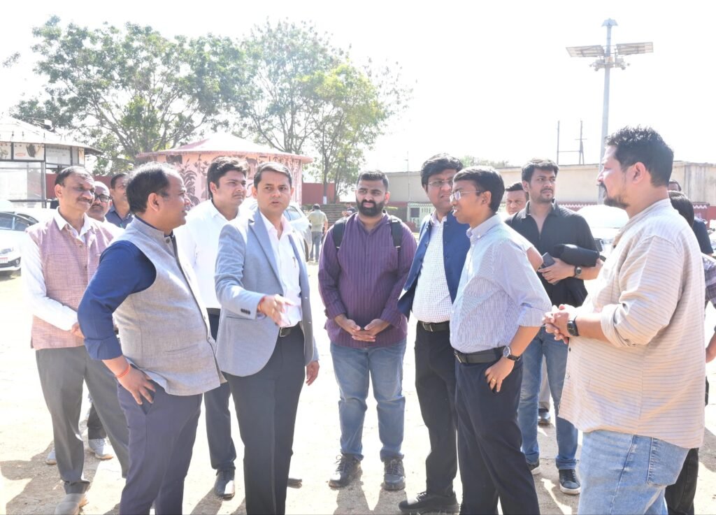 1006537239 रायपुर साहित्य उत्सव–2026’ की तैयारियों का कलेक्टर डॉ. गौरव सिंह ने किया निरीक्षण