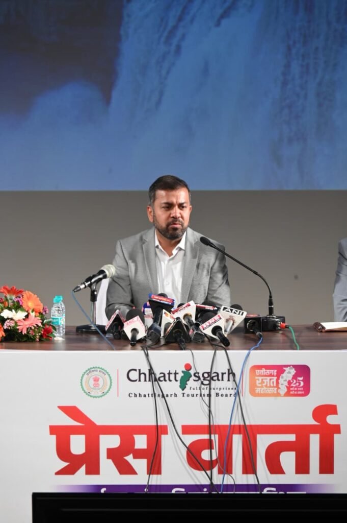 पर्यटन बना छत्तीसगढ़ का आर्थिक इंजन, संस्कृति बनी पहचान, पुरातत्त्व बना गौरव दो वर्षों की उपलब्धियों ने बदली तस्वीर 3 1006634590 पर्यटन बना छत्तीसगढ़ का आर्थिक इंजन, संस्कृति बनी पहचान, पुरातत्त्व बना गौरव दो वर्षों की उपलब्धियों ने बदली तस्वीर