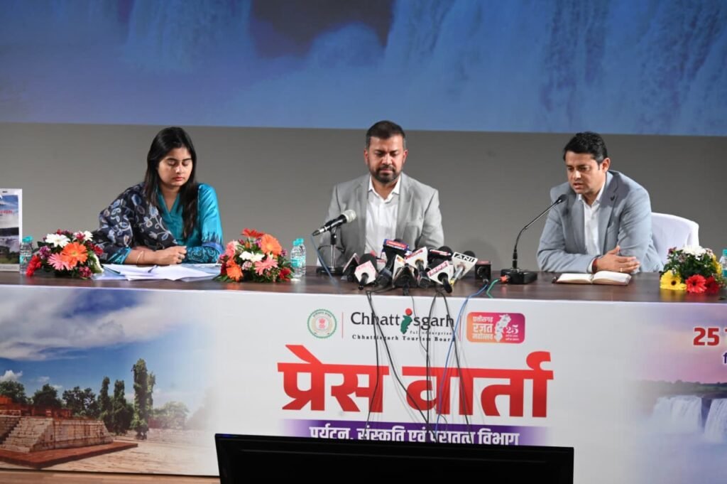 पर्यटन बना छत्तीसगढ़ का आर्थिक इंजन, संस्कृति बनी पहचान, पुरातत्त्व बना गौरव दो वर्षों की उपलब्धियों ने बदली तस्वीर 2 1006634592 पर्यटन बना छत्तीसगढ़ का आर्थिक इंजन, संस्कृति बनी पहचान, पुरातत्त्व बना गौरव दो वर्षों की उपलब्धियों ने बदली तस्वीर