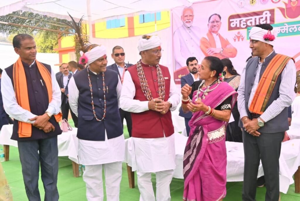 महतारी वंदन योजना से महिला सशक्तिकरण को मिला नया आयाम: मुख्यमंत्री साय 2 1006648586 महतारी वंदन योजना से महिला सशक्तिकरण को मिला नया आयाम: मुख्यमंत्री साय