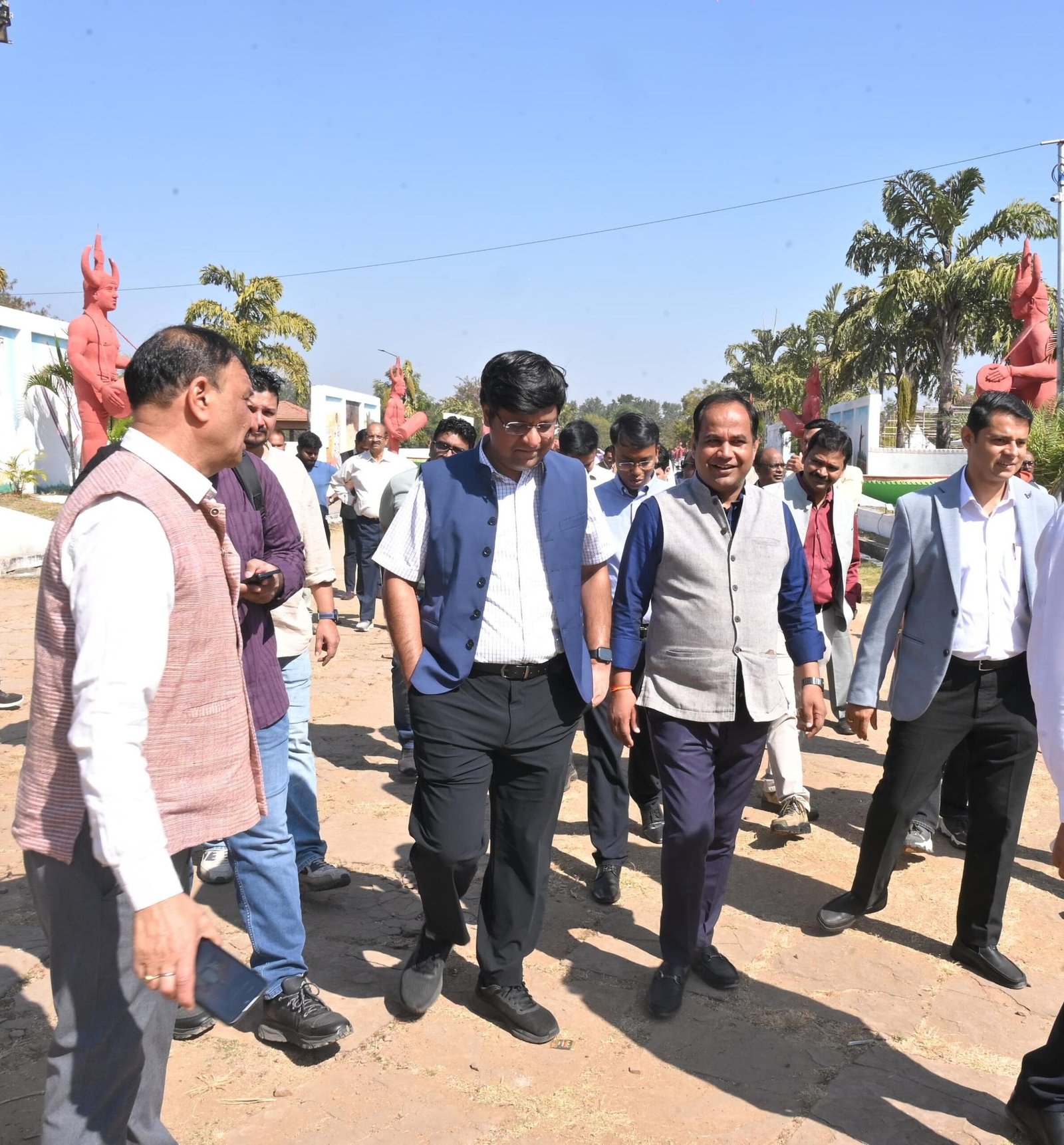 IMG 20260116 WA0248 scaled रायपुर साहित्य उत्सव–2026’ की तैयारियों का कलेक्टर डॉ. गौरव सिंह ने किया निरीक्षण