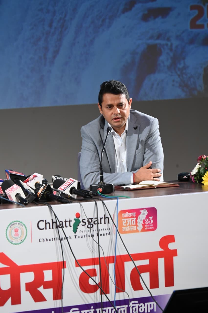 पर्यटन बना छत्तीसगढ़ का आर्थिक इंजन, संस्कृति बनी पहचान, पुरातत्त्व बना गौरव दो वर्षों की उपलब्धियों ने बदली तस्वीर 1 IMG 20260128 WA0305 पर्यटन बना छत्तीसगढ़ का आर्थिक इंजन, संस्कृति बनी पहचान, पुरातत्त्व बना गौरव दो वर्षों की उपलब्धियों ने बदली तस्वीर