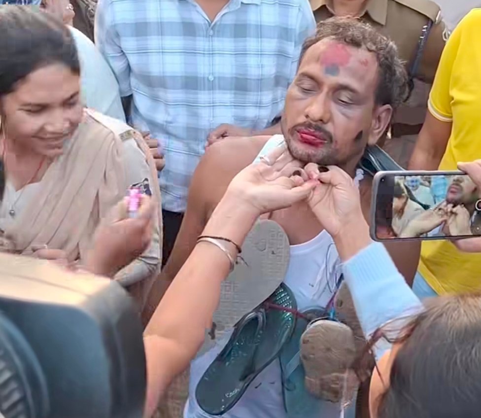 महिला आरक्षक के साथ बदसलूकी के मुख्य आरोपी का निकला जुलूस… 1 IMG 20260105 232652 महिला आरक्षक के साथ बदसलूकी के मुख्य आरोपी का निकला जुलूस…