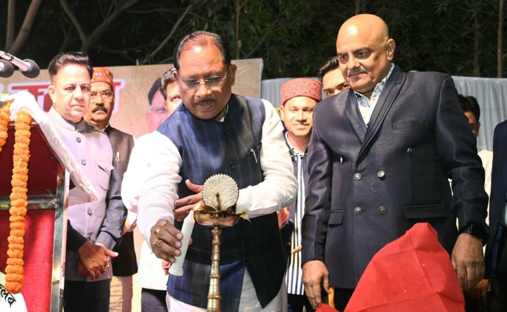 1006704681 मुख्यमंत्री साय प्रेस क्लब रायपुर के पदभार ग्रहण समारोह में हुए शामिल, नवनिर्वाचित पदाधिकारियों को दी बधाई