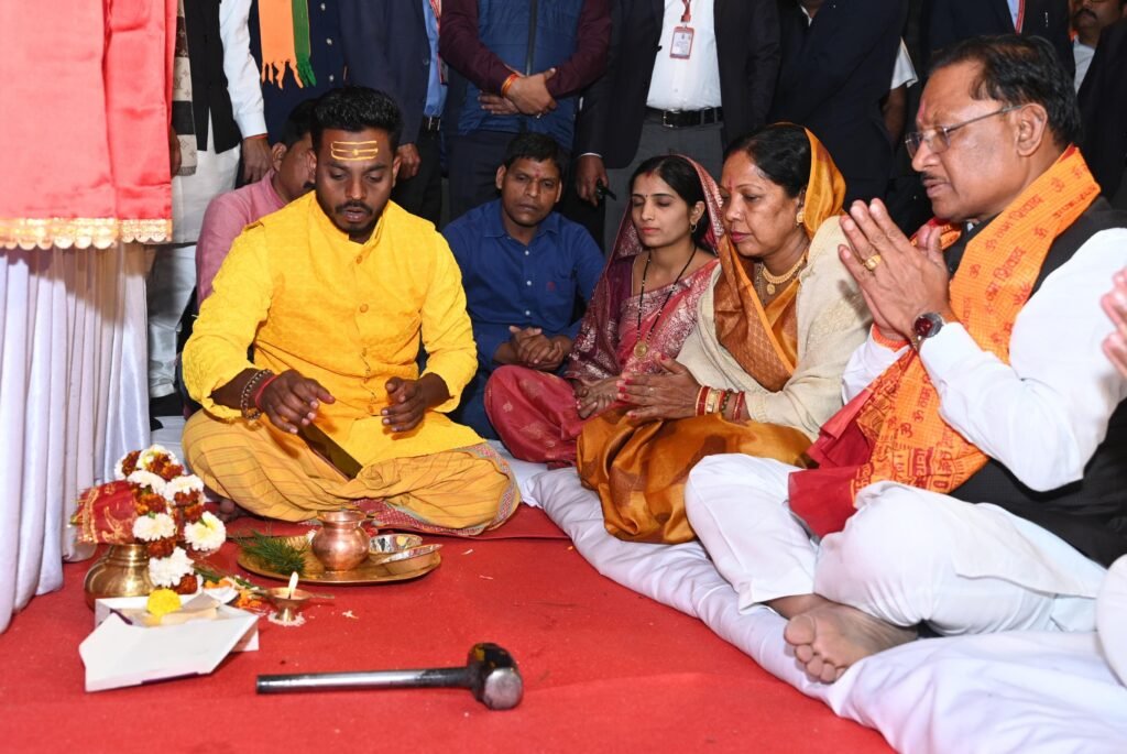 महाशिवरात्रि पर बाबा धाम में मुख्यमंत्री ने की पूजा-अर्चना, 1.20 करोड़ के विकास कार्यों का शिलान्यास 2 1006797719 महाशिवरात्रि पर बाबा धाम में मुख्यमंत्री ने की पूजा-अर्चना, 1.20 करोड़ के विकास कार्यों का शिलान्यास