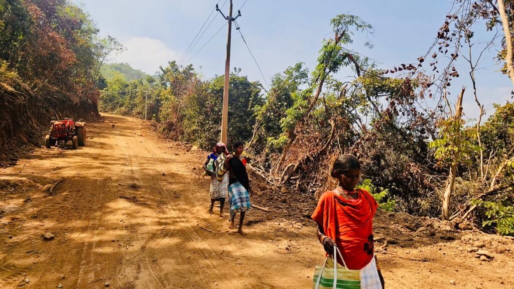 1006893709 78 साल बाद पहाड़ियों पर पहुंची बिजली;लाल आतंक का अंत, गोगुंडा में पहली बार जला बल्ब