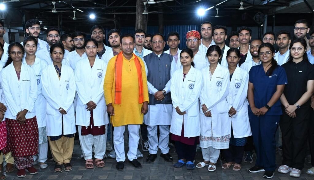 स्वास्थ्य सुविधाओं के विस्तार के लिए प्रतिबद्ध है हमारी सरकार – मुख्यमंत्री विष्णु देव साय 3 1007130572 स्वास्थ्य सुविधाओं के विस्तार के लिए प्रतिबद्ध है हमारी सरकार – मुख्यमंत्री विष्णु देव साय