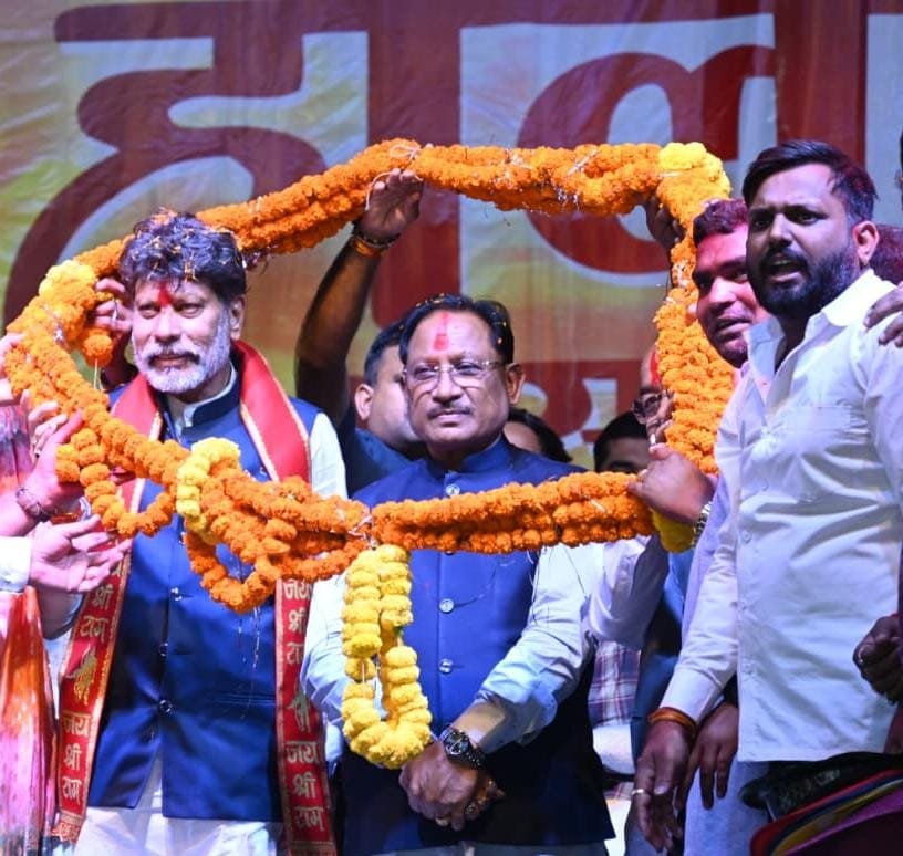 1007147119 रंगों में घुला समरसता का संदेश: मुख्यमंत्री विष्णु देव साय होली मिलन समारोह में हुए शामिल