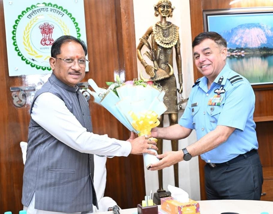 IMG 20260320 WA0422 नेशनल डिफेंस कॉलेज के प्रशिक्षु सैन्य और गैर सैन्य अधिकारियों ने की मुख्यमंत्री से मुलाकात