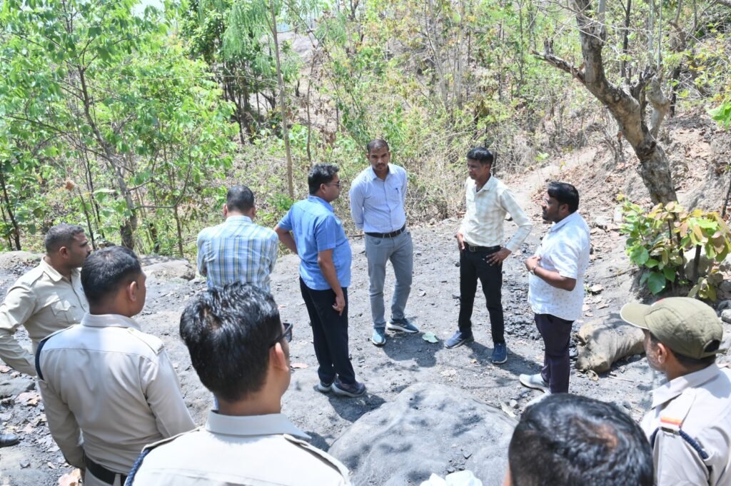 1007513826 करीब 150 मीटर लम्बे सुरंग में अवैध कोयला खनन पर सख्ती, सेंट्रल फ्लाइंग स्क्वाड की बड़ी कार्रवाई