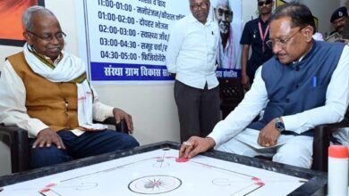 IMG 20260417 WA0580 मुख्यमंत्री विष्णु देव साय ने सियान गुड़ी का किया शुभारंभ : बुजुर्गों के साथ कैरम खेलकर वरिष्ठजनों का बढ़ाया हौंसला