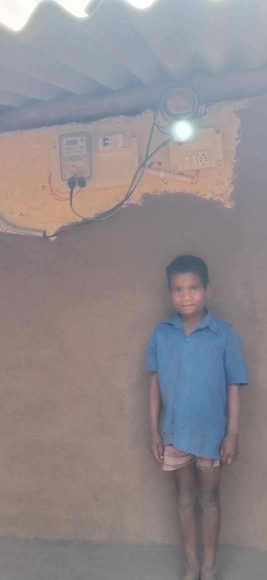 IMG 20260425 WA0338 दशकों का अँधेरा टूटा, अबूझमाड़ के ईरपानार गाँव में पहली बार पहुँची बिजली