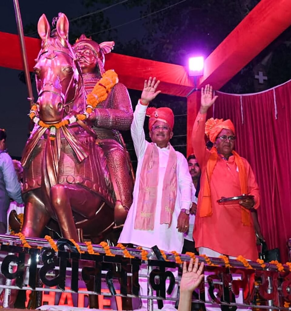 1007731742 सुशासन तिहार 2026: मुख्यमंत्री विष्णु देव साय ने किया मुंगेली नगर के चौक-चौराहों में स्थापित प्रतिमाओं का अनावरण