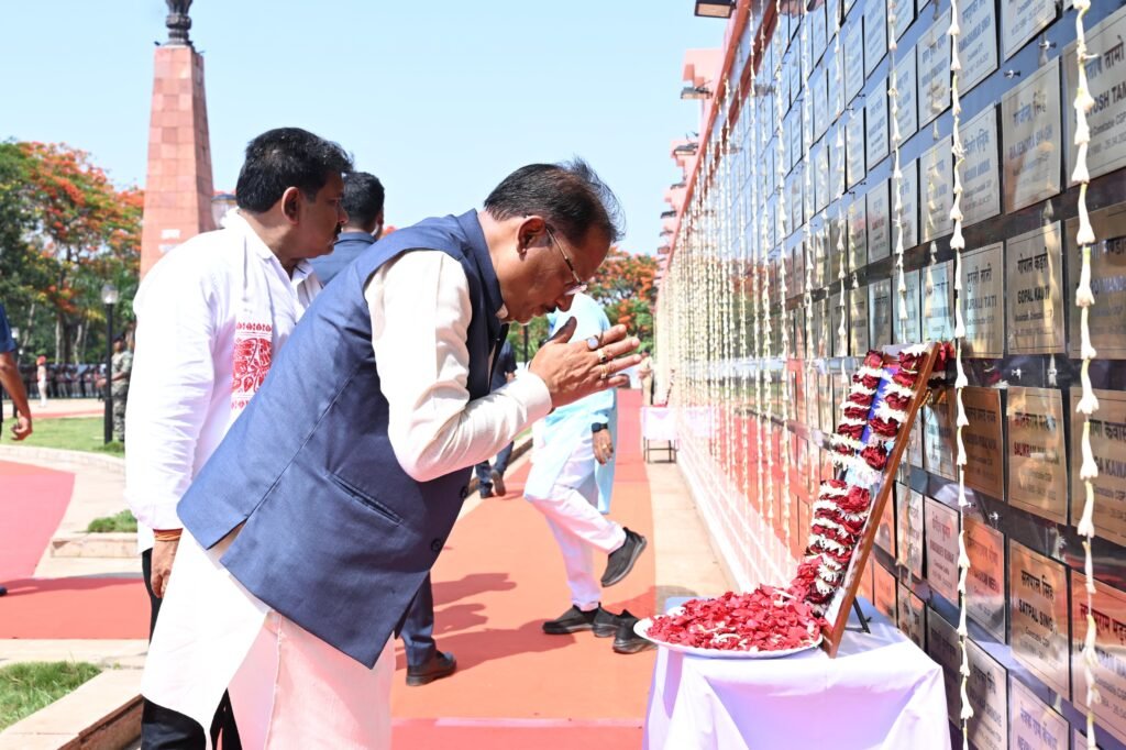 केंद्रीय गृहमंत्री अमित शाह ने चखा बस्तर की इमली का स्वाद बोले यहां की इमली का स्वाद खट्टा नहीं बल्कि मीठा 2 1007816556 केंद्रीय गृहमंत्री अमित शाह ने चखा बस्तर की इमली का स्वाद बोले यहां की इमली का स्वाद खट्टा नहीं बल्कि मीठा