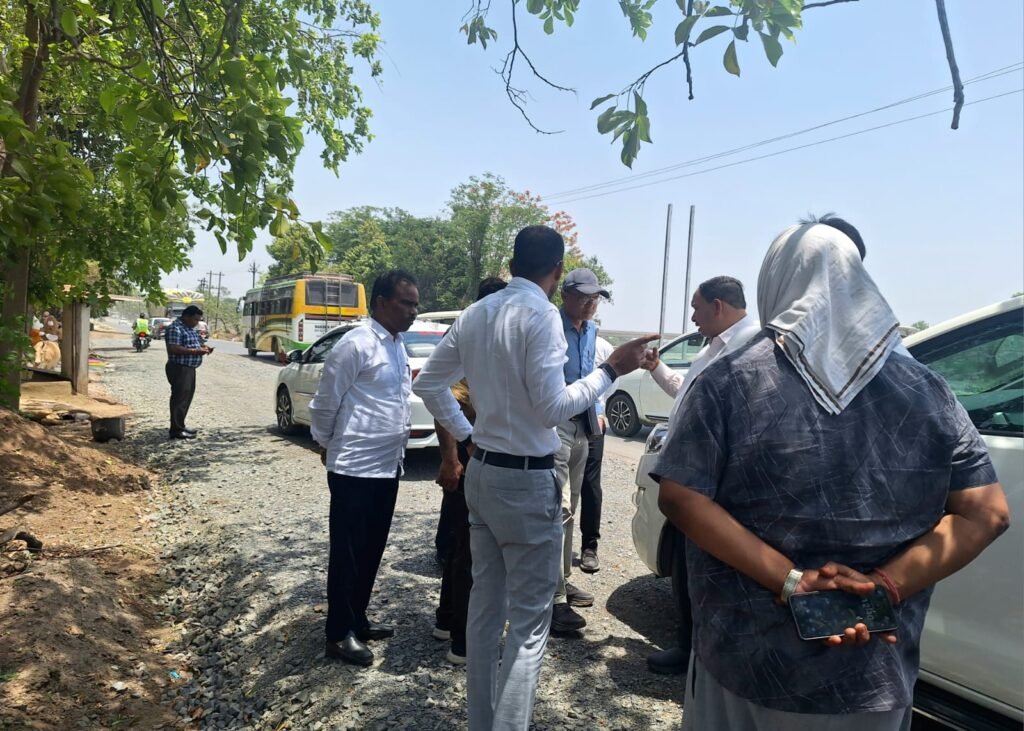 1007931531 लोक निर्माण विभाग के सचिव ने अधिकारियों की ली बैठक , गुणवत्ता और समय-सीमा में कार्य पूर्ण करने के दिए निर्देश