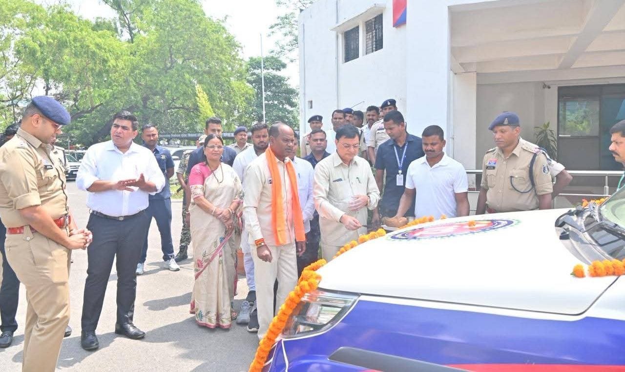 कोरबा जिले को मिली 22 नए डायल 112 वाहनों की सौगात, उद्योग मंत्री लखनलाल देवांगन ने दिखाई हरी झंडी 1 IMG 20260520 WA0775 कोरबा जिले को मिली 22 नए डायल 112 वाहनों की सौगात, उद्योग मंत्री लखनलाल देवांगन ने दिखाई हरी झंडी