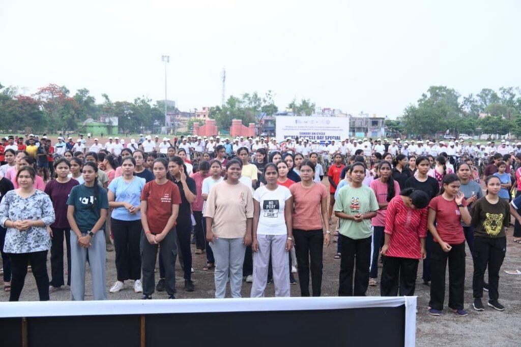 1008044670 उप मुख्यमंत्री अरुण साव ने सायकल चलाकर फिट रहने और पर्यावरण संरक्षण का दिया संदेश