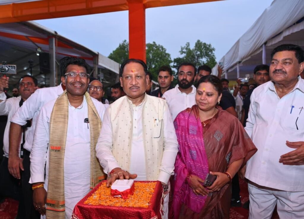 मुख्यमंत्री विष्णुदेव साय ने गरियाबंद को दी 603 करोड़ रुपये से अधिक के विकास कार्यों की सौगात 3 1008170338 मुख्यमंत्री विष्णुदेव साय ने गरियाबंद को दी 603 करोड़ रुपये से अधिक के विकास कार्यों की सौगात