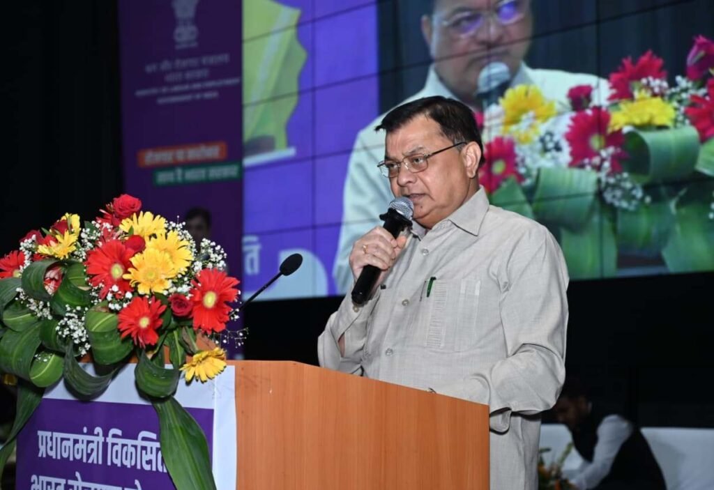 विकसित भारत रोजगार योजना के तहत 2,400 करोड़ रुपये की प्रोत्साहन राशि वितरित, युवाओं और नियोक्ताओं को मिलेगा सीधा लाभ 3 1008197960 विकसित भारत रोजगार योजना के तहत 2,400 करोड़ रुपये की प्रोत्साहन राशि वितरित, युवाओं और नियोक्ताओं को मिलेगा सीधा लाभ