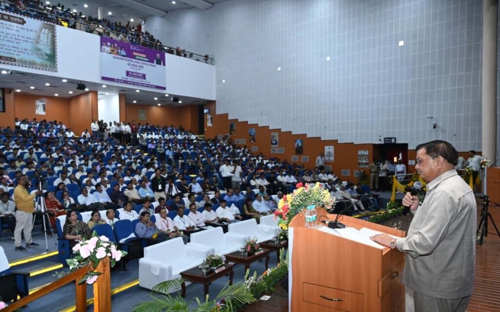 विकसित भारत रोजगार योजना के तहत 2,400 करोड़ रुपये की प्रोत्साहन राशि वितरित, युवाओं और नियोक्ताओं को मिलेगा सीधा लाभ 2 1008197961 विकसित भारत रोजगार योजना के तहत 2,400 करोड़ रुपये की प्रोत्साहन राशि वितरित, युवाओं और नियोक्ताओं को मिलेगा सीधा लाभ