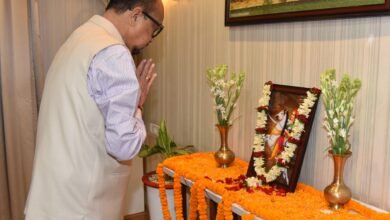 230f6824 2f5b 407e 97b3 b2db4f8356ec राज्यपाल ने रानी लक्ष्मी बाई के बलिदान दिवस पर उन्हें नमन किया