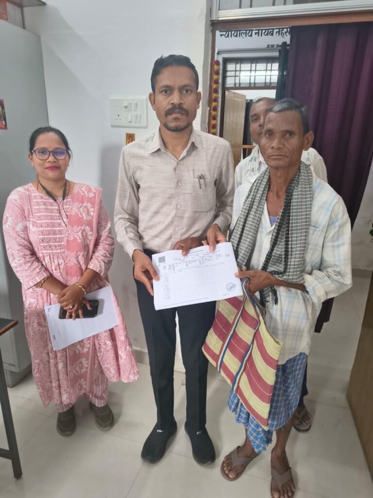 बस्तर मॉडल की पूरे देश को सीख: 8241 परिवारों को मिला जमीन पर वैध हक, प्रशासन खुद पहुंचा लोगों तक 5 9110bc85 be3e 48ab bbce 5c8a2e6aedab बस्तर मॉडल की पूरे देश को सीख: 8241 परिवारों को मिला जमीन पर वैध हक, प्रशासन खुद पहुंचा लोगों तक
