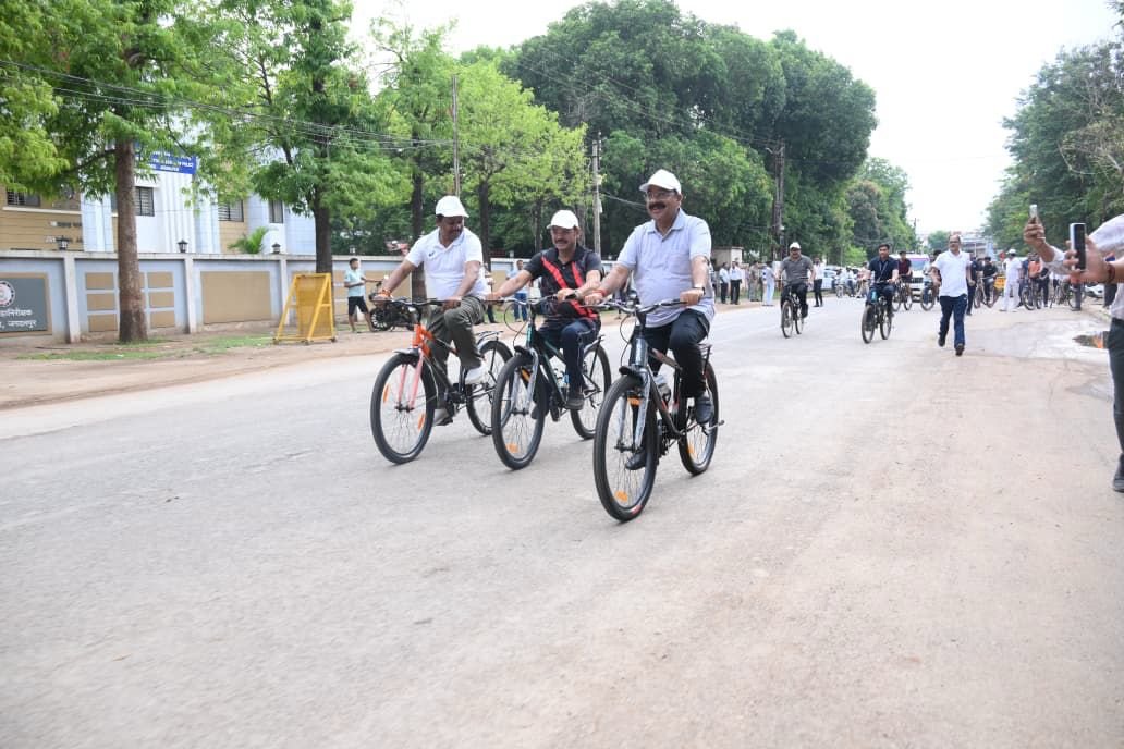 IMG 20260607 WA0440 उप मुख्यमंत्री अरुण साव ने सायकल चलाकर फिट रहने और पर्यावरण संरक्षण का दिया संदेश