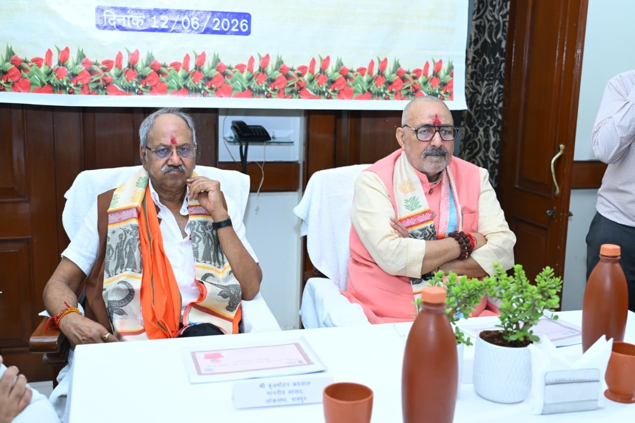 रेशम, खादी और हथकरघा क्षेत्र को नई दिशा: केंद्रीय वस्त्र मंत्री गिरिराज सिंह ने दिए महत्वपूर्ण निर्देश 1 IMG 20260612 WA0724 रेशम, खादी और हथकरघा क्षेत्र को नई दिशा: केंद्रीय वस्त्र मंत्री गिरिराज सिंह ने दिए महत्वपूर्ण निर्देश