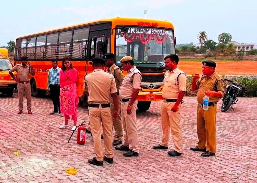 IMG 20260615 WA0762 30 स्कूल बसों की जांच, चालक-परिचालकों का हुआ स्वास्थ्य परीक्षण,अनुपस्थित 45 स्कूल बस संचालकों को जारी किया गया नोटिस