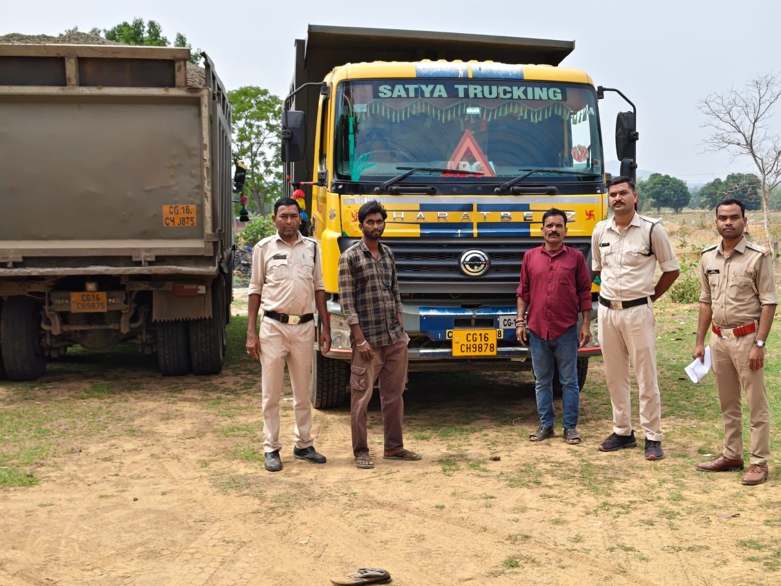 IMG 20260623 WA0253 मुख्यमंत्री विष्णु देव साय के निर्देश पर अवैध खनन के खिलाफ सख्त अभियान, 7 वाहन जप्त