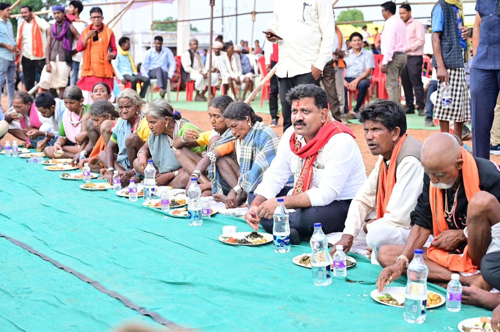 सुदूर वनांचल बैगा बाहुल्य क्षेत्र में पहुंचे उप मुख्यमंत्री, बैगाओं के बीच बैठकर किया आत्मीय संवाद 1 IMG 20260623 WA0370 scaled सुदूर वनांचल बैगा बाहुल्य क्षेत्र में पहुंचे उप मुख्यमंत्री, बैगाओं के बीच बैठकर किया आत्मीय संवाद
