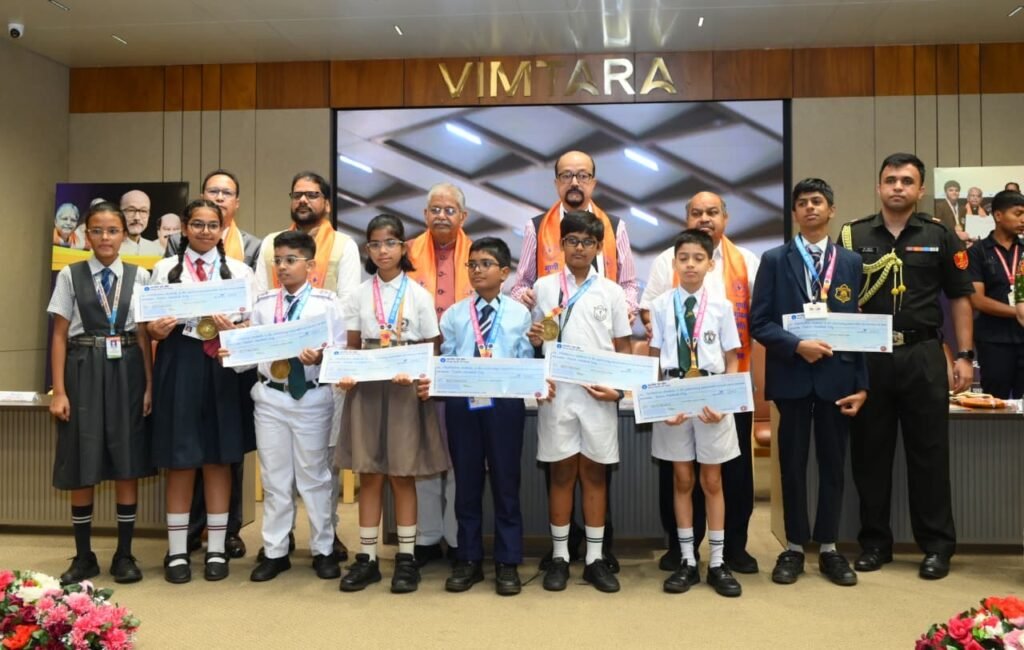 मोबाइल और डिजिटल एडिक्शन से बचें, मानव बुद्धि ही सर्वाच्च है: राज्यपाल डेका 3 0cd1586a 18eb 4a54 ad1f ba80d7d174f9 मोबाइल और डिजिटल एडिक्शन से बचें, मानव बुद्धि ही सर्वाच्च है: राज्यपाल डेका