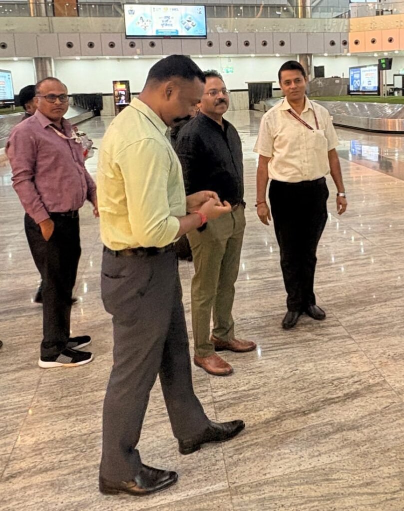 1008376081 भारत सरकार के पर्यटन मंत्रालय के अतिरिक्त सचिव एवं महानिदेशक सुमन बिल्ला का रायपुर एयरपोर्ट पर हुआ आत्मीय स्वागत