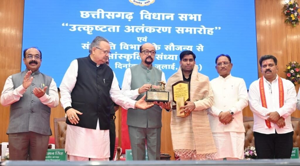 1008512585 छत्तीसगढ़ विधानसभा उत्कृष्ट कार्य संस्कृति और स्वस्थ संसदीय परंपरा का जीवंत उदाहरण : राज्यपाल रमेन डेका