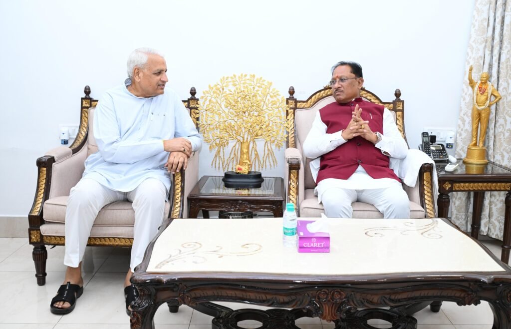 1008600432 मुख्यमंत्री विष्णुदेव साय से लघु उद्योग भारती के प्रतिनिधिमंडल ने की सौजन्य मुलाकात : 14वें इंडिया इंडस्ट्रियल फेयर की तैयारियों पर हुई चर्चा