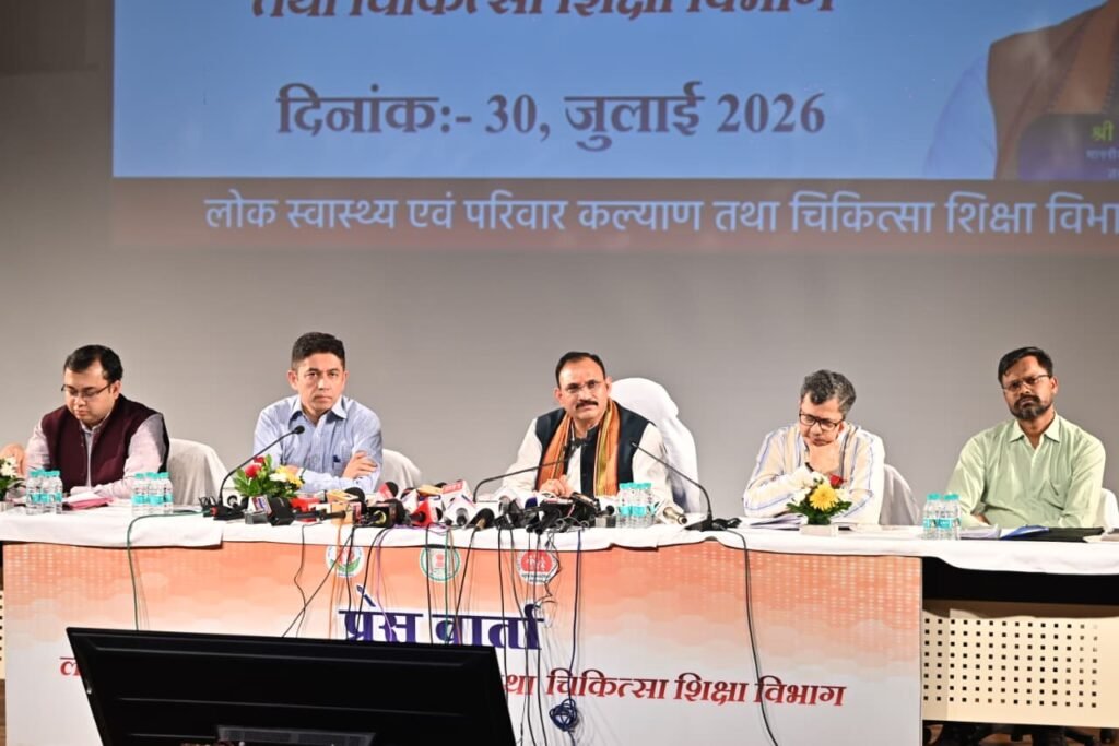 1008713354 प्रदेश में एनॉलॉग पनीर पर प्रतिबंध , स्वास्थ्य मंत्री ने प्रेस वार्ता के दौरान दिए निर्देश