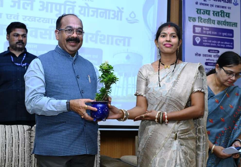 जलापूर्ति योजनाओं के दीर्घकालीन सुचारू संचालन के लिए जल संचय और जल संरक्षण जरूरी – श्री अरुण साव 3 1008714799 जलापूर्ति योजनाओं के दीर्घकालीन सुचारू संचालन के लिए जल संचय और जल संरक्षण जरूरी – श्री अरुण साव