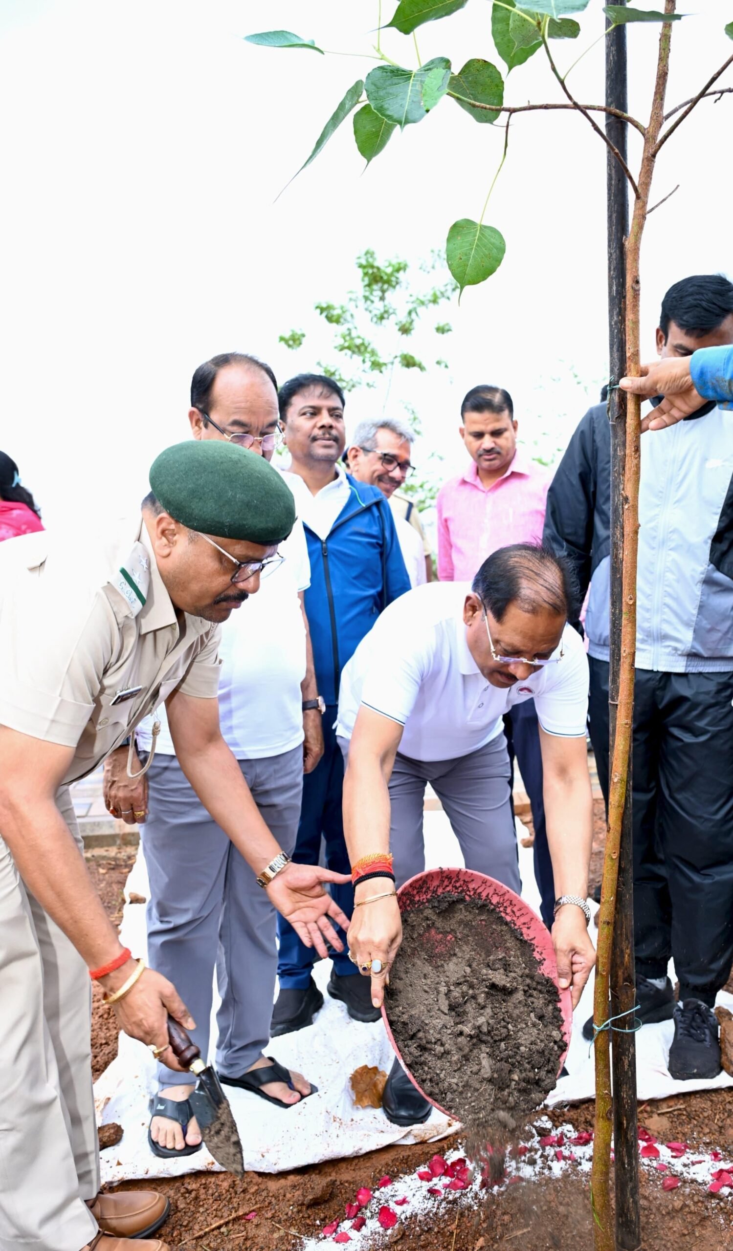 IMG 20260705 WA0235 scaled मुख्यमंत्री विष्णु देव साय ने 'एक पेड़ माँ के नाम' अभियान के तहत किया पौधारोपण
