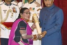 पद्म विभूषण तीजन बाई को भावभीनी श्रद्धांजलि: छत्तीसगढ़ की लोकसंस्कृति की अमर आवाज़ हुई शांत 65 IMG 20260705 WA05031 पद्म विभूषण तीजन बाई को भावभीनी श्रद्धांजलि: छत्तीसगढ़ की लोकसंस्कृति की अमर आवाज़ हुई शांत
