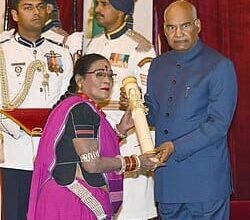 पद्म विभूषण तीजन बाई को भावभीनी श्रद्धांजलि: छत्तीसगढ़ की लोकसंस्कृति की अमर आवाज़ हुई शांत 2 IMG 20260705 WA05031 पद्म विभूषण तीजन बाई को भावभीनी श्रद्धांजलि: छत्तीसगढ़ की लोकसंस्कृति की अमर आवाज़ हुई शांत