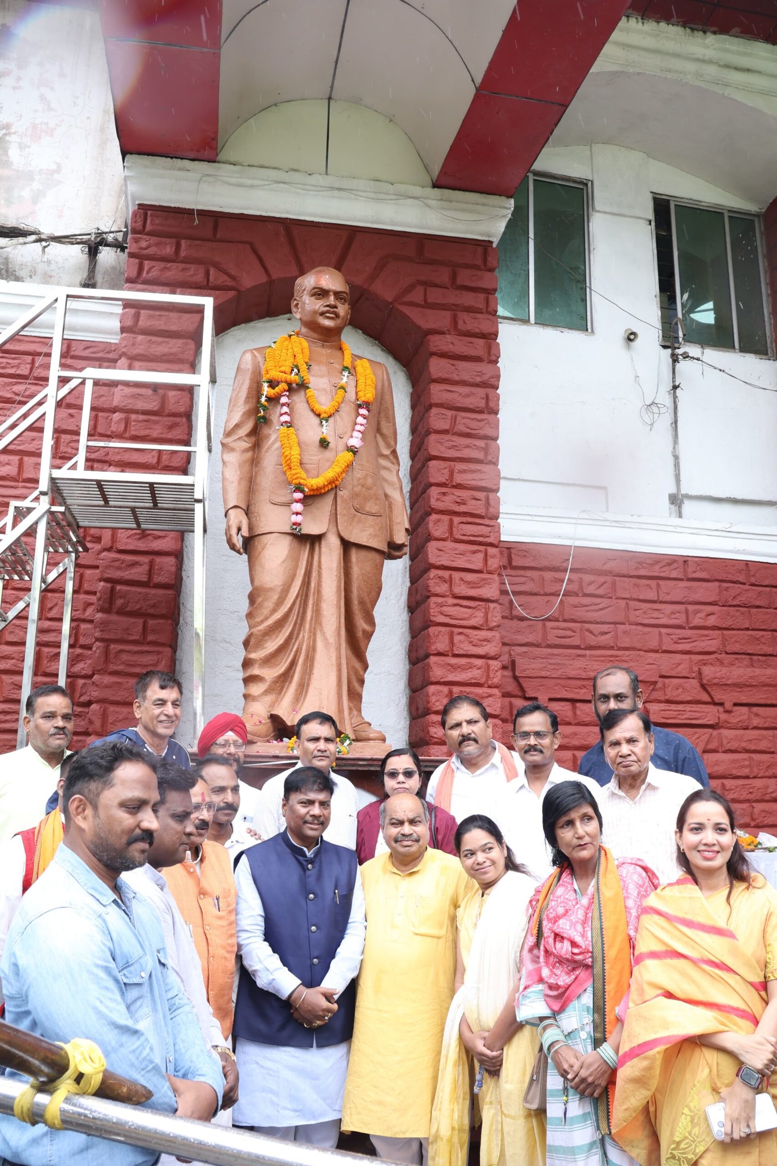 IMG 20260706 WA0437 scaled डॉ. श्यामा प्रसाद मुखर्जी की जयंती पर वन मंत्री केदार कश्यप ने अर्पित की पुष्पांजलि