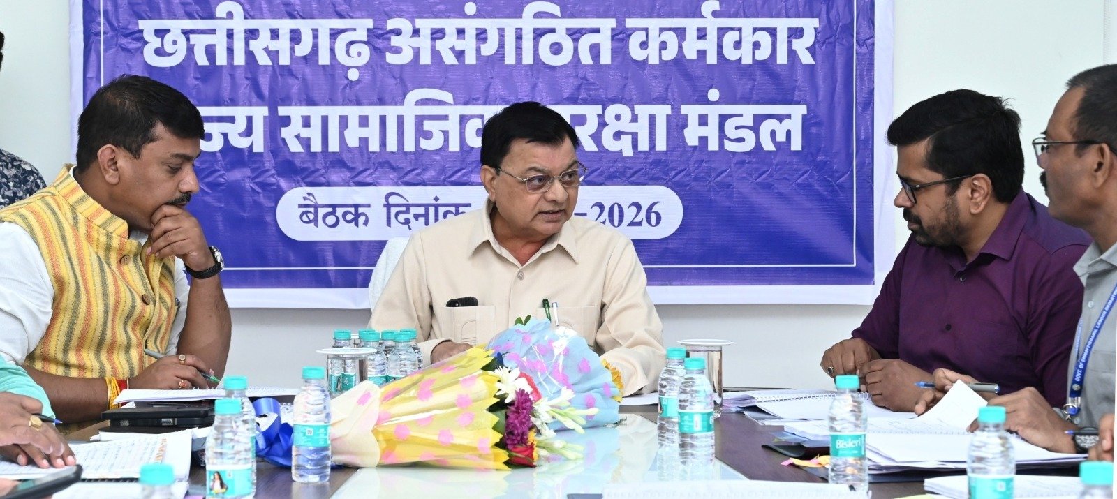 श्रम मंत्री की बैठक में बड़ा फैसला- असंगठित श्रमिकों के लिए बनेंगी नई योजनाएं, ई-रिक्शा सहायता का बढ़ा अनुदान 1 IMG 20260709 WA0472 श्रम मंत्री की बैठक में बड़ा फैसला- असंगठित श्रमिकों के लिए बनेंगी नई योजनाएं, ई-रिक्शा सहायता का बढ़ा अनुदान