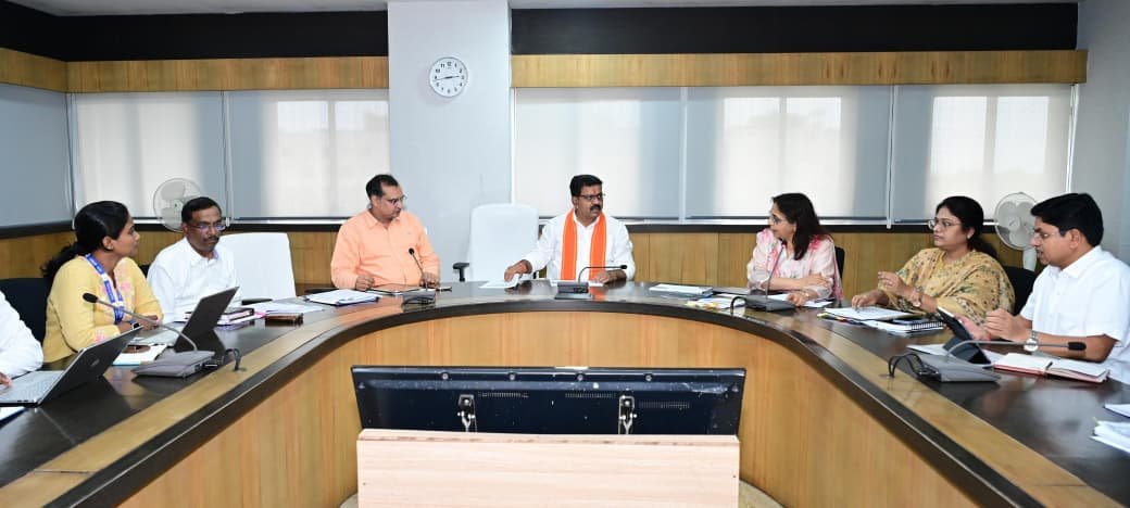 छत्तीसगढ़ में एआई (AI) तकनीक से होगा पीएमजीएसवाई सड़कों का निरीक्षण- उप मुख्यमंत्री विजय शर्मा का बड़ा फैसला 1 IMG 20260710 WA0842 छत्तीसगढ़ में एआई (AI) तकनीक से होगा पीएमजीएसवाई सड़कों का निरीक्षण- उप मुख्यमंत्री विजय शर्मा का बड़ा फैसला
